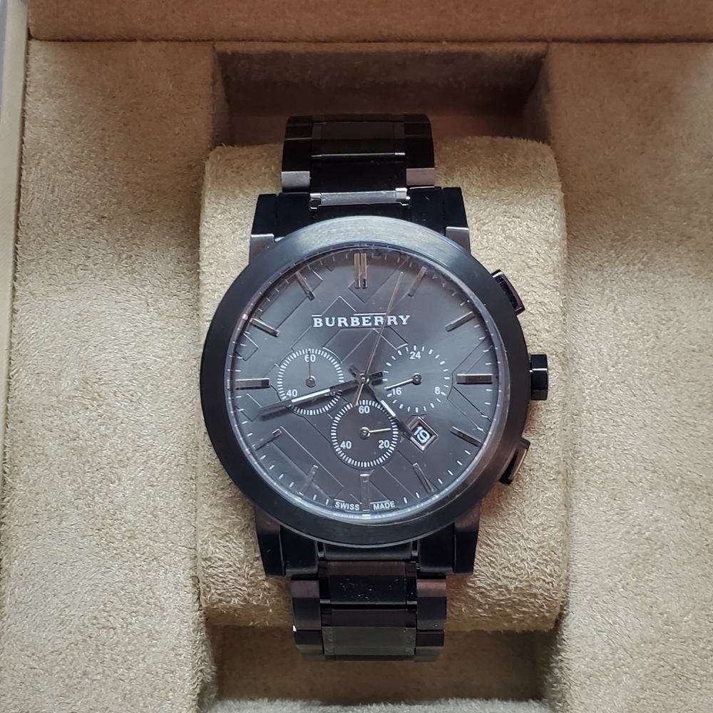 Men's Burberry Watch - Picture 3 of 5